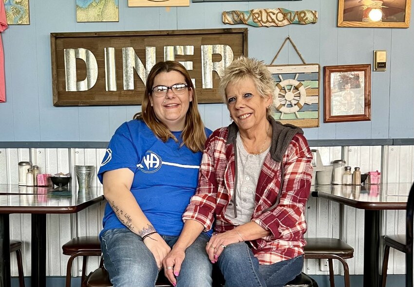 Tracy Miracle with her mother Sherry McClellan at Sheri&rsquo;s Diner in Harrison, Michigan