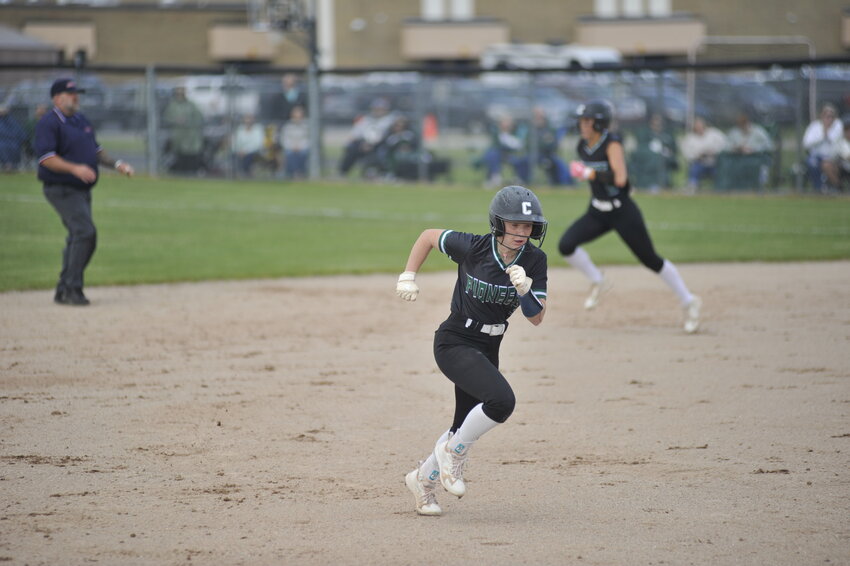 Alissa Brandon sprints to third base