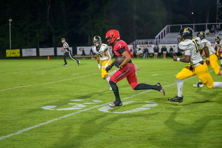 Chris Boyd, #7, junior wide receiver, defensive back and kick returner, in previous action