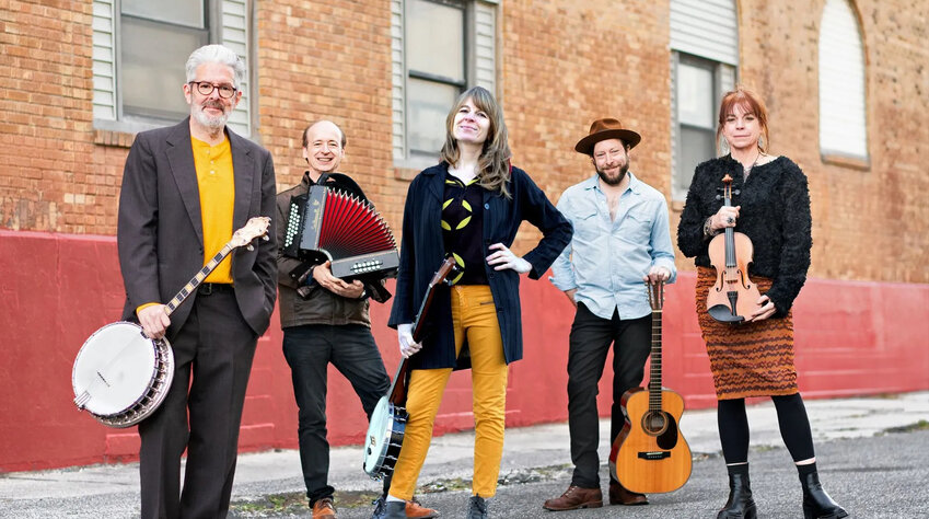 Celtic band Solas has reunited after a seven-year hiatus and will play Sunday at the Center for the Arts of Homer.