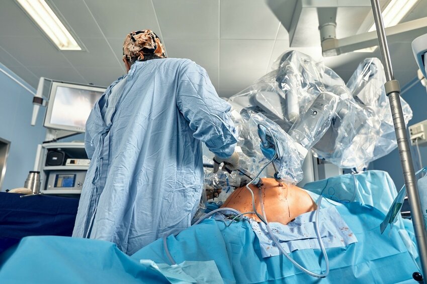 Patients having hernia surgery at Cayuga Medical Center most often have minimally invasive robotic surgery on the da Vinci Robotic System or laparoscopic surgery, rather than traditional open surgery.