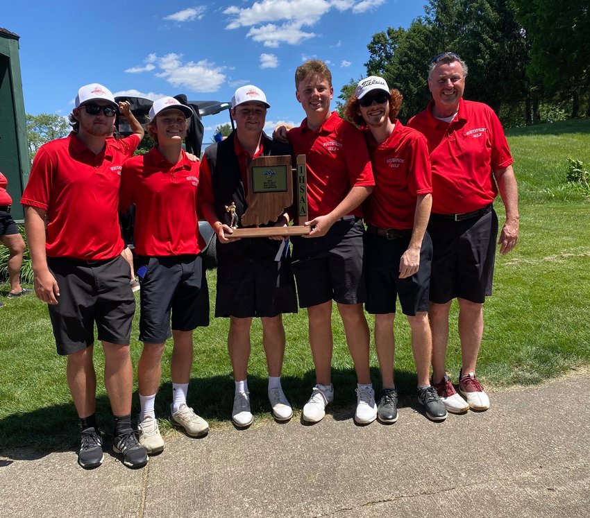 Southmont boys golf claimed their first sectional title since 2001 on Friday by edging out Greencastle by a score of 345-346. The Mounties now advance to next week&rsquo;s Regional at Country Oaks Golf Course in Washington.