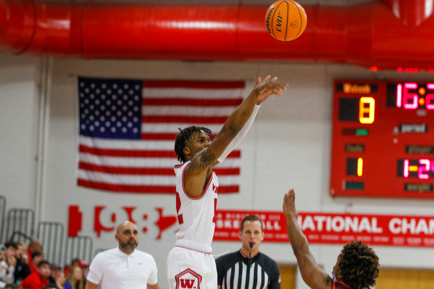 Edreece Redmond led Wabash with 22 points as Wabash improved to 4-1 on the season with their 84-74 win over Maryville (TN) on Saturday. Wabash had the pleasure of hosting the Great Lakes Invitational which is one of the premier tournaments in all of Division III hoops.