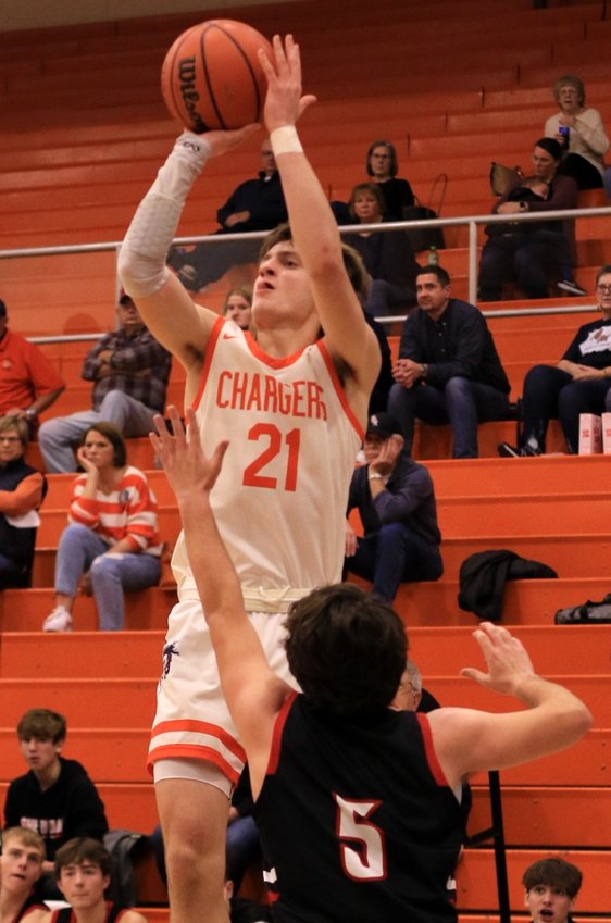 Kelby Harwood led the Chargers with 13 points.