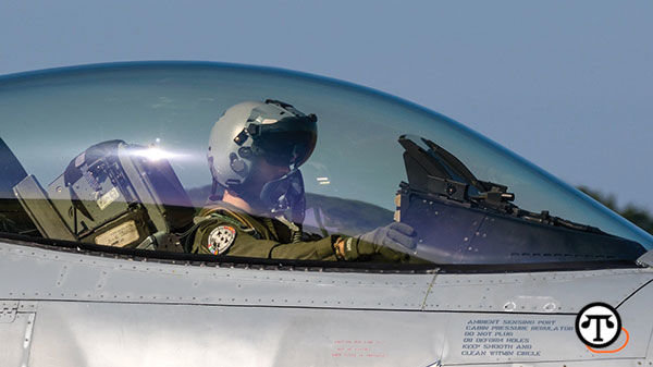 For the eagle-eye vision needed for jet fighter pilots, the U.S. military trusts laser vision correction. (NAPS)