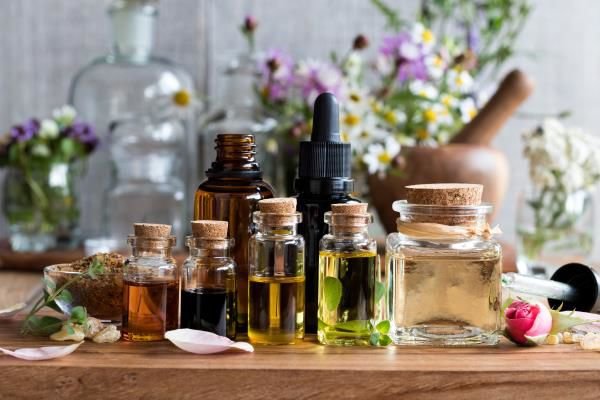 5 Household Cleaning Hacks Using Essential Oils