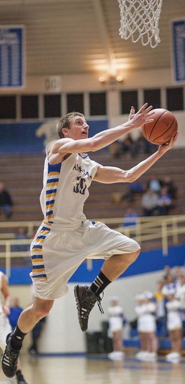 Hank Horner led the Athenians to the 2014 sectional title with a game-high 18 points