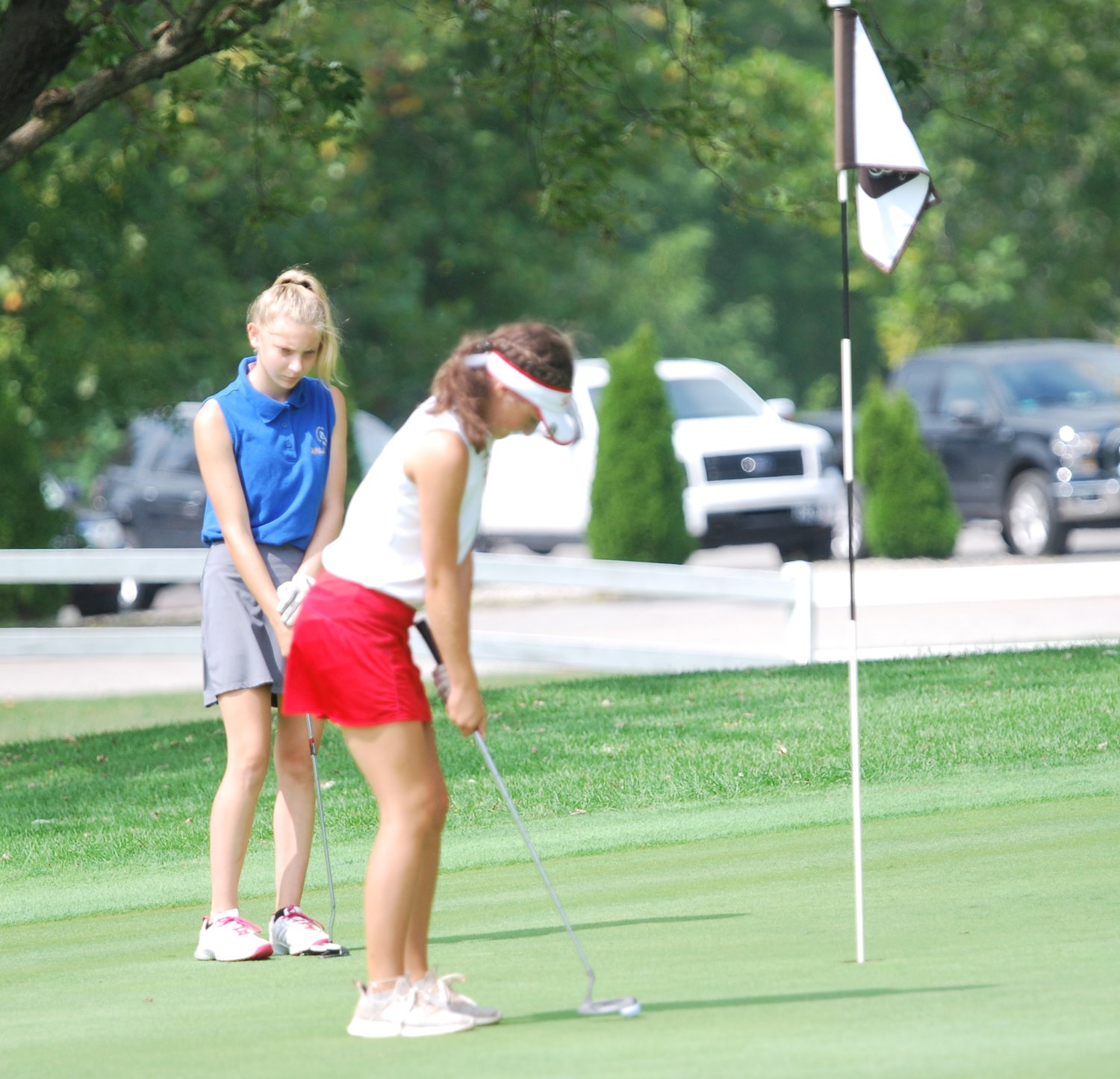 Stella Snook putts on No. 18 for Southmont.