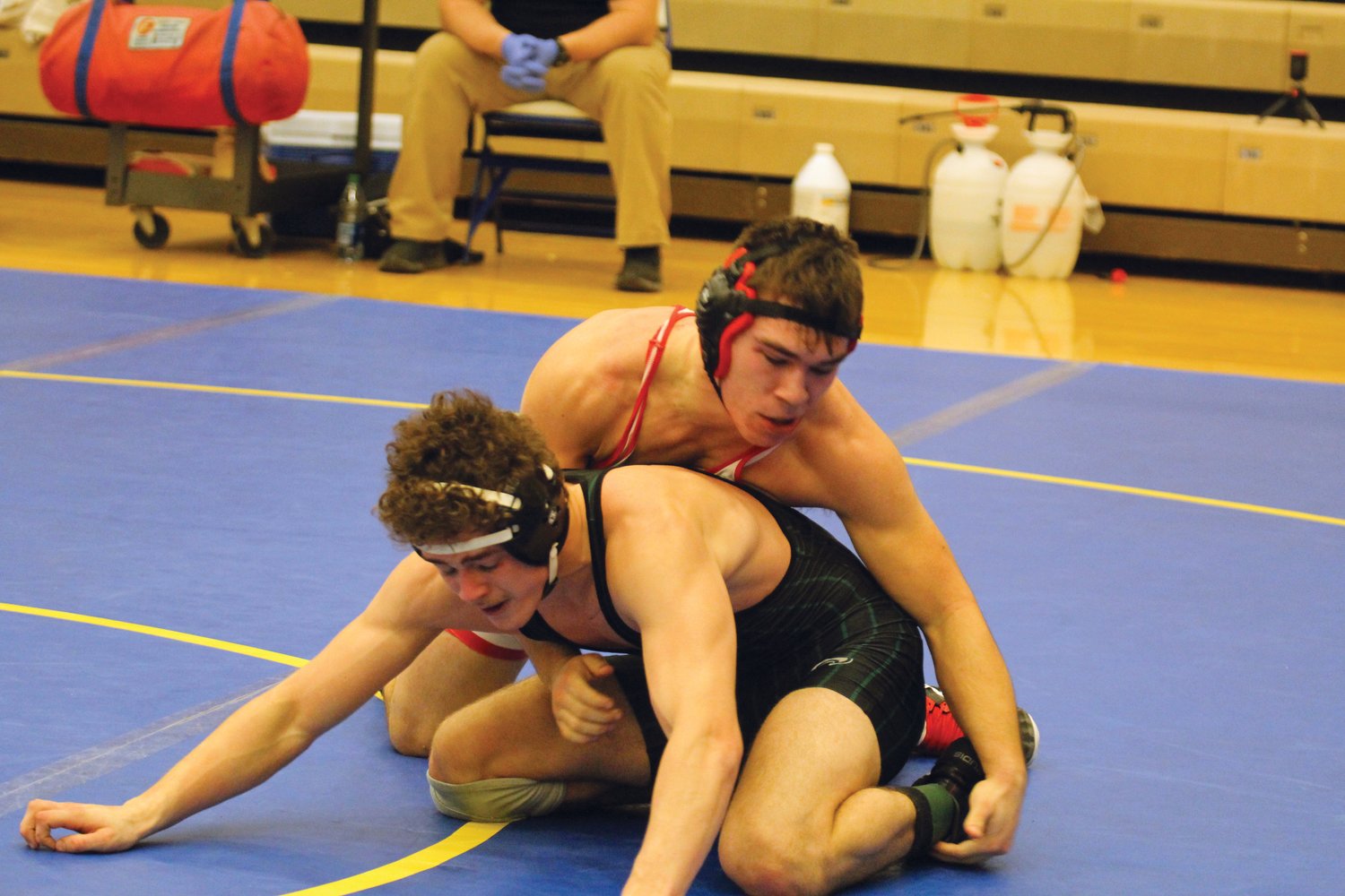 Southmont's Riley Woodall won by fall over Zionsville's Vincent McDonald in the finals at 182.