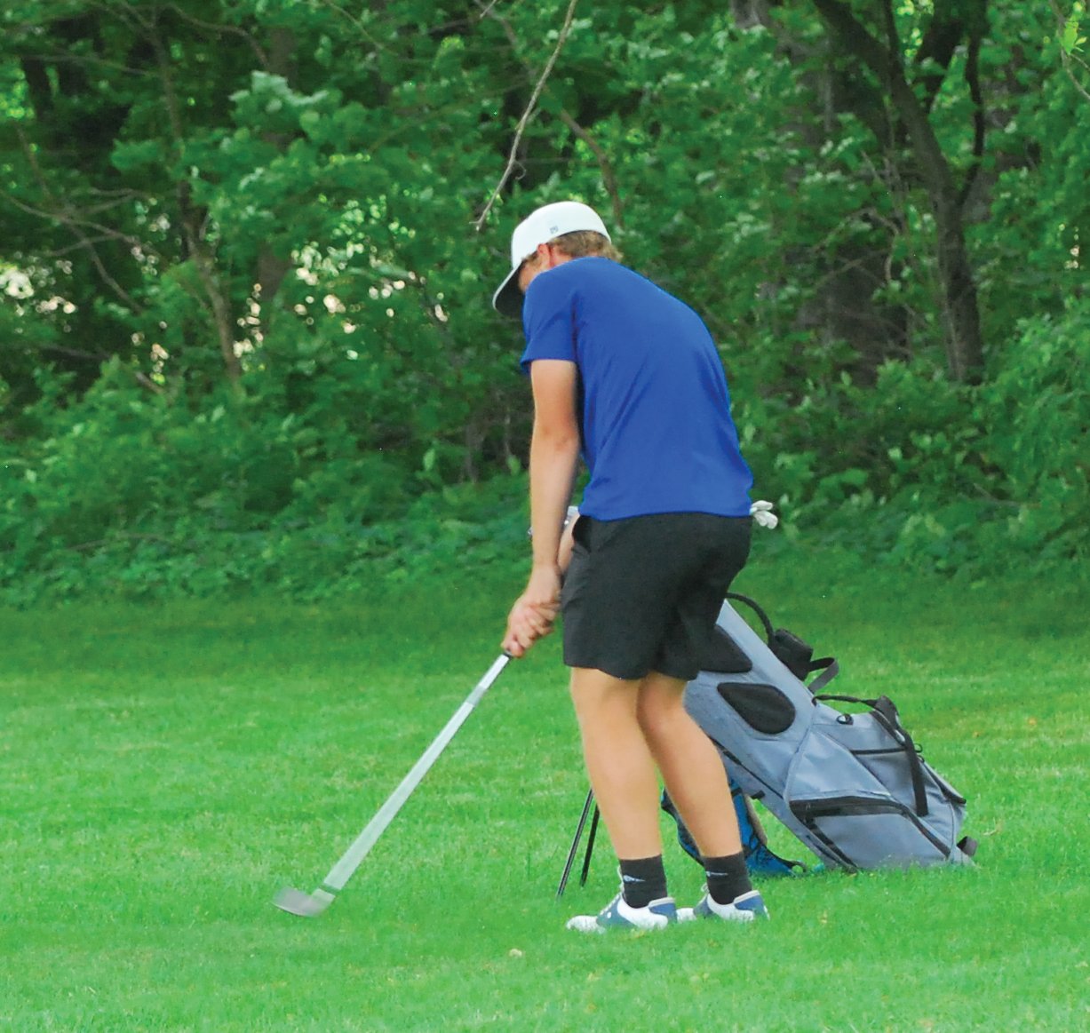 Crawfordsville's Landon Timmons recovers for par on No. 17.