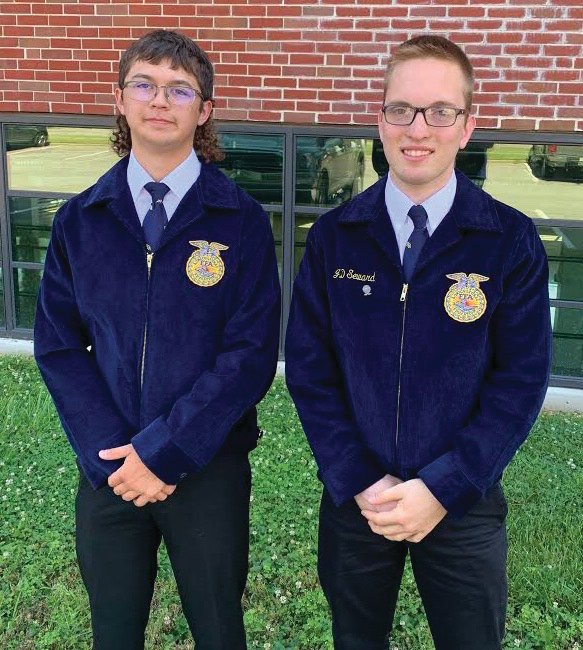 Pictured are, from left, Parker Grayless and JD Seward.