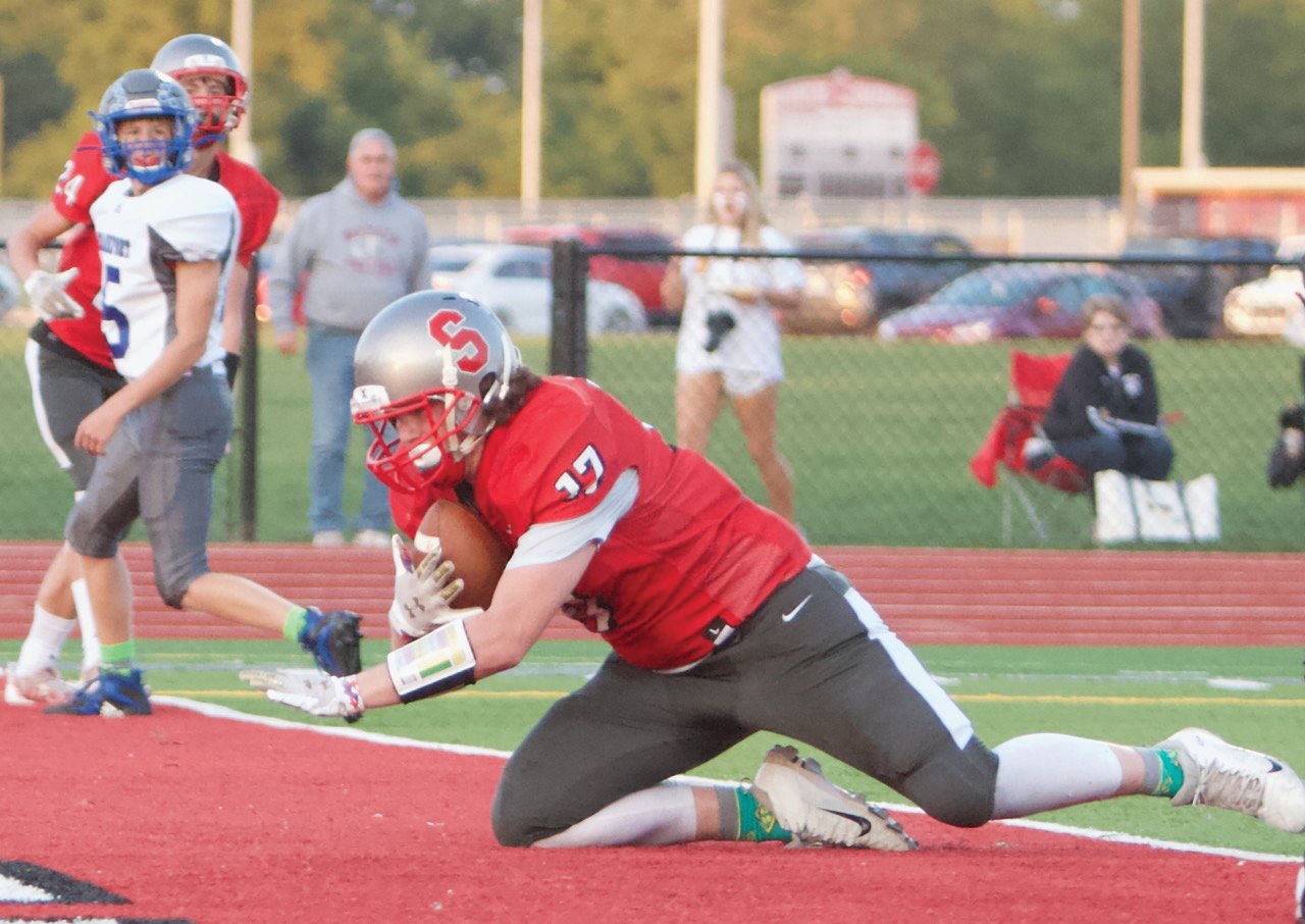 Southmont's Brady Boller scores a first-half touchdown on Friday against Frankfort.