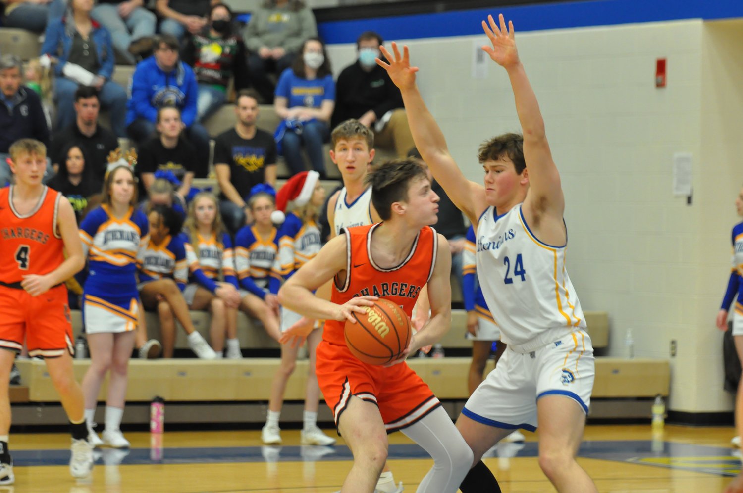 North Montgomery and Crawfordsville will re-new their county rivalry on Friday night with the girls taking the court at 6 followed by the boys.