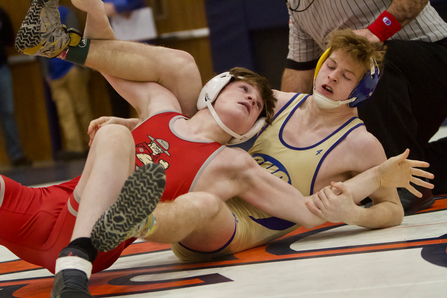 Marlin Williams battled Crawfordsville's Isaac Rogers at 145 with Williams coming out on top.