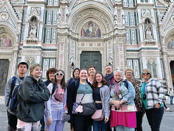 The travelers in front of the Duomo in Florence are Adeon King, Jorja Hammonds, Grant Thompson, Maryssa King, Hunter Spurr, Ashlyn Hybarger, Garrett McCalister, Michaela Troutman, Tour Director José Luis Tejedor, Leitha Stone, Darlene Reeder and Amy McCalister.