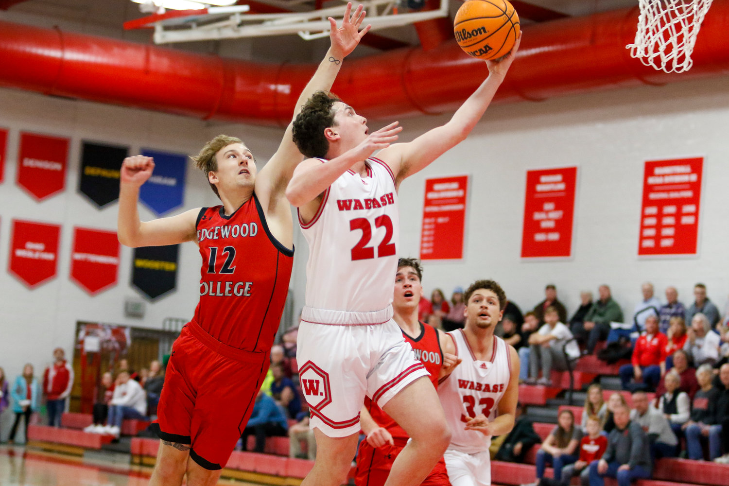 Junior guard Avery Beaver had his best scoring game of the season for the Little Giants as he scored 18 points to help Wabash defeat Edgewood 90-63.