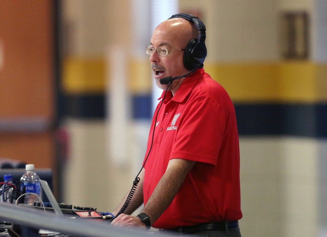 Brent Harris will receive the 2023 Indiana Sportswriters and Sportscasters Associations Helping Hand Award for his continued work with Wabash College, the Indianapolis Colts and much more. Harris is seen here working a Wabash College basketball game.
