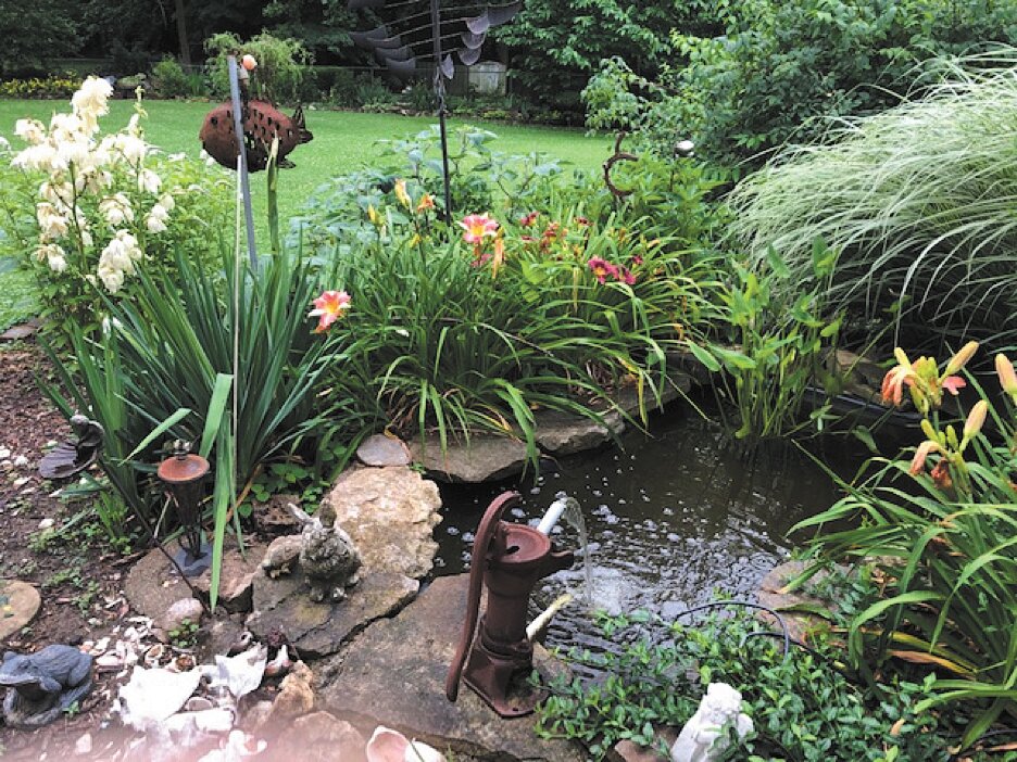 A garden on Lincoln Street in 2023.