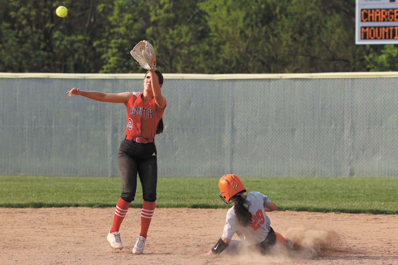 Southmont claimed the county title with a 17-6 win over county rival North Montgomery on Thursday.