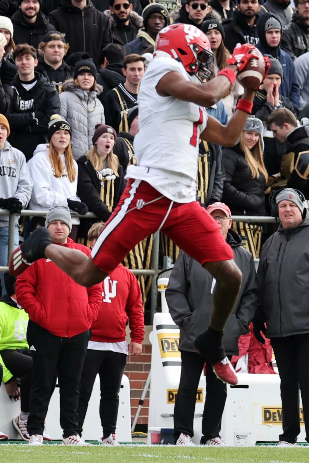 Donaven McCulley of Indiana - catching pass, gain of 5 yards