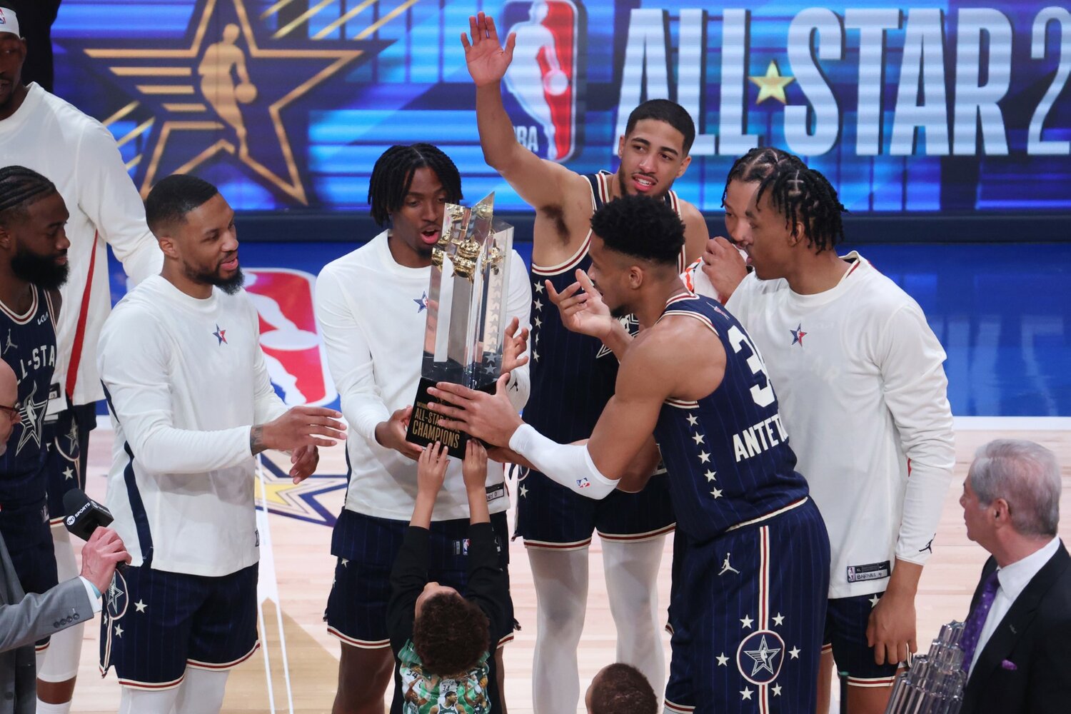 The Eastern Conference All-Star team were winners taking down the Western Conference All-Stars 211-186.
