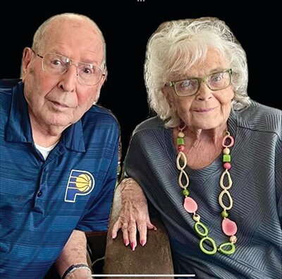 David and Alberta Jo (Crowder) White recently celebrated their 70th wedding anniversary.