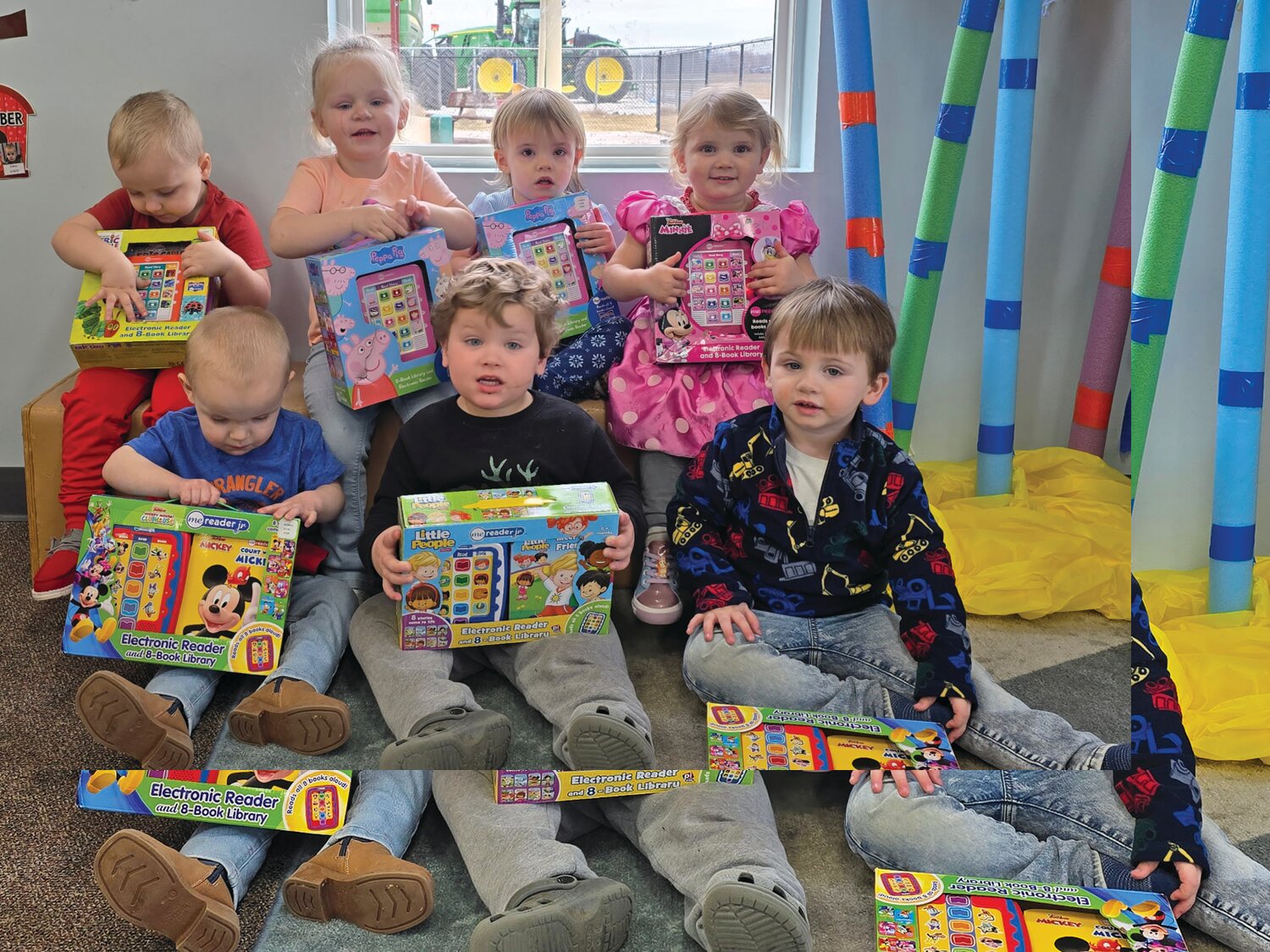 Montgomery County Head Start is participating in Read Aloud's national campaign, promoting that children experience reading aloud for at least 15 minutes a day. For the month of March, they have challenged everyone to engage in a 21-Day Read Aloud challenge by reading 15 minutes a day, anytime, anywhere.