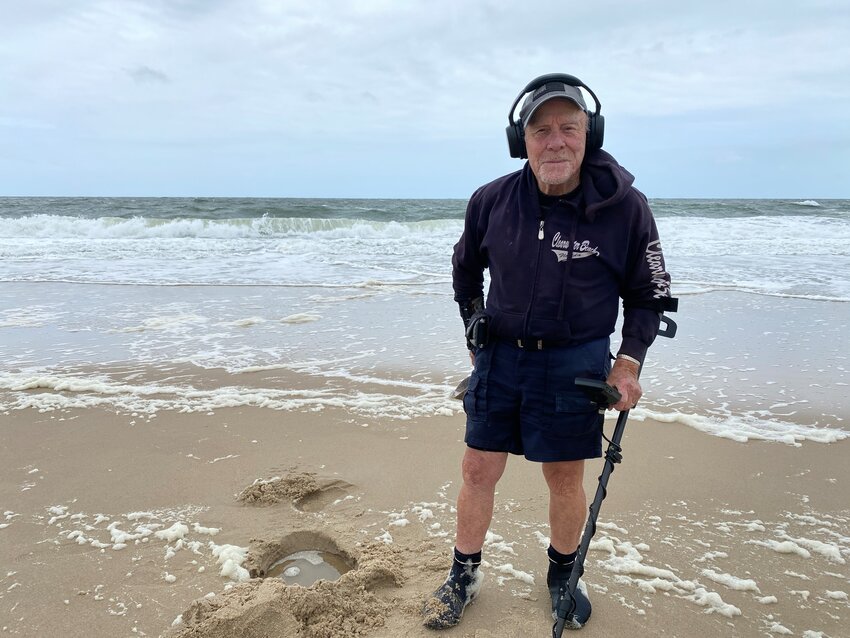 Wayne Argo spent his morning turning up old coins and what he calls &ldquo;junk jewelry&rdquo; but none of the medical waste plaguing the Delmarva coast.