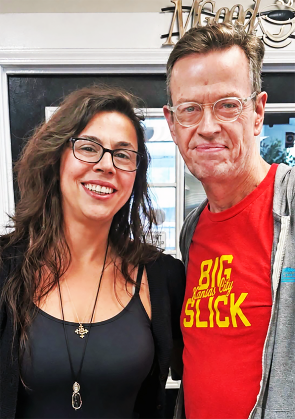 Longtime TV, movie actor stops by for breakfast at Milford eatery
