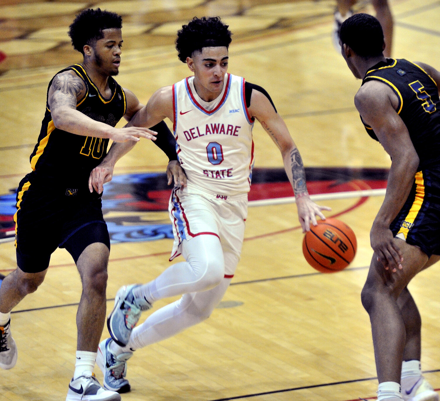 Delaware State’s Deywilk Tavarez, who was the MEAC Rookie of the Year, has transferred to Charleston. SPECIAL TO THE DAILY STATE NEWS/GARY EMEIGH