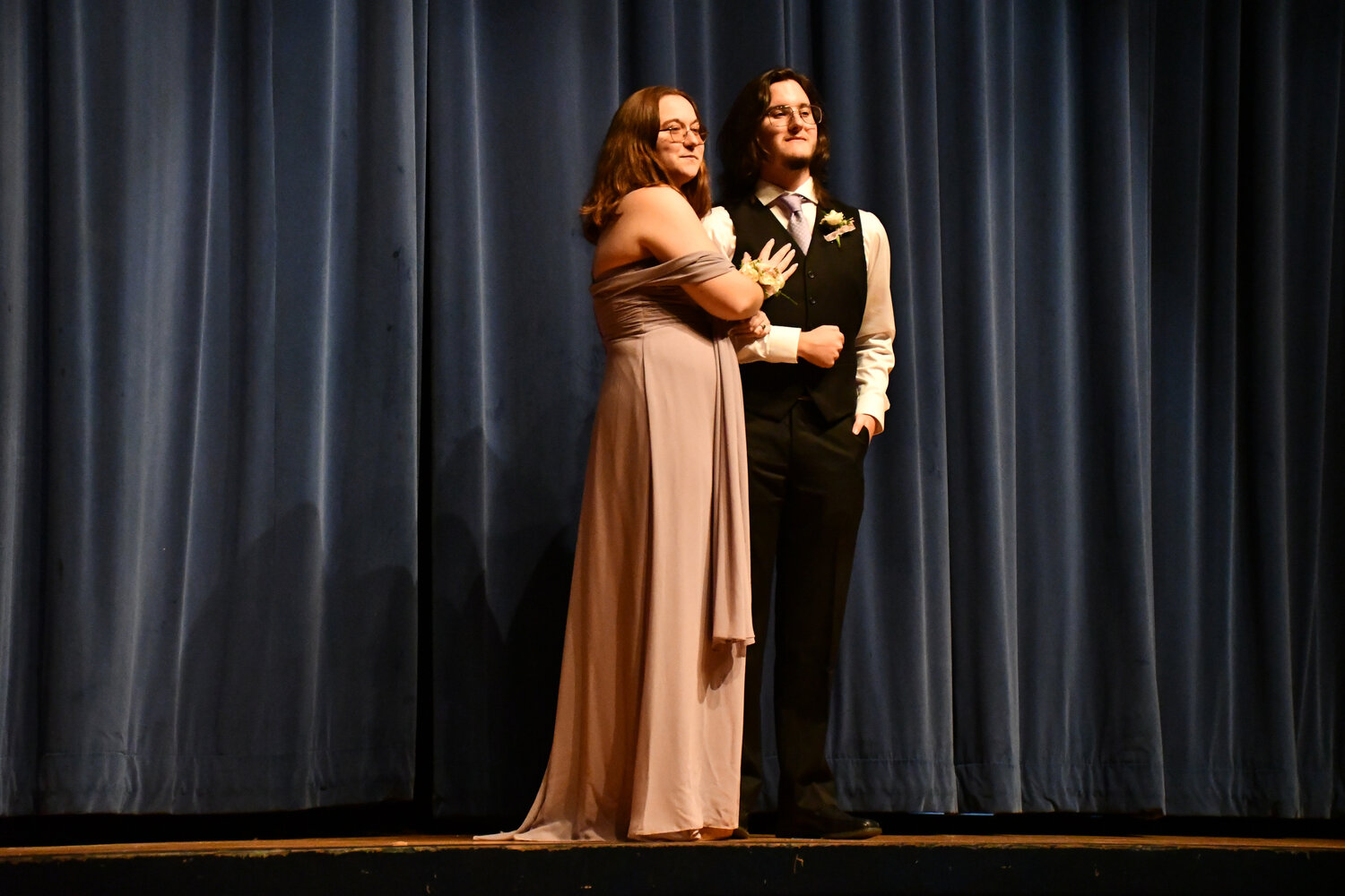 Photo Gallery: Lake Forest High School's prom Grand March | Bay to Bay News