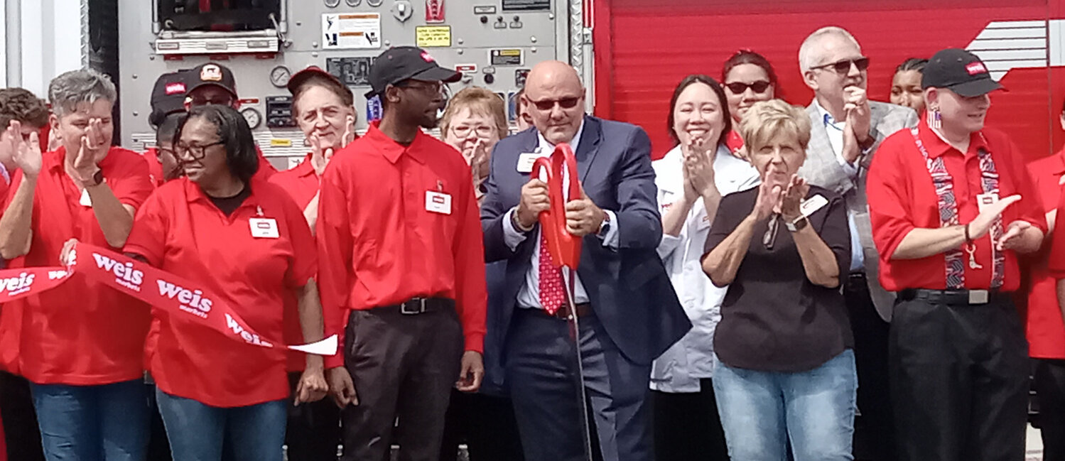 Millsboro celebrates arrival of new Weis Markets store