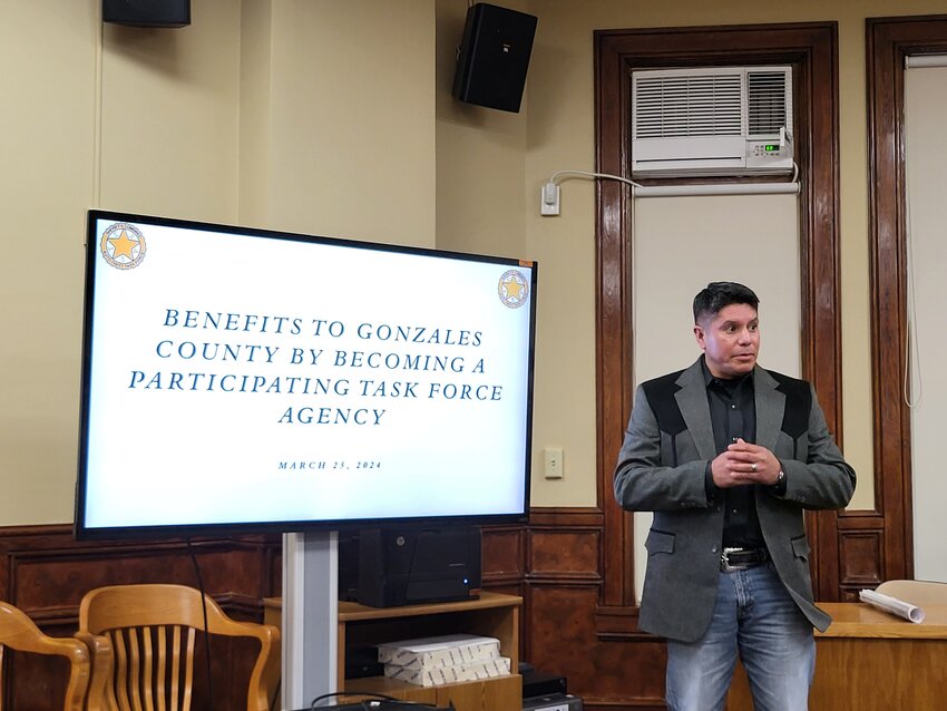 Sheriff&rsquo;s Combined Auto Theft Task Force commander Sgt. Andy Viruette speaks to Gonzales County commissioners about the benefits of the Gonzales County Sheriff&rsquo;s Office joining the SCATTF and the way it operates during a Monday, March 25 court meeting.