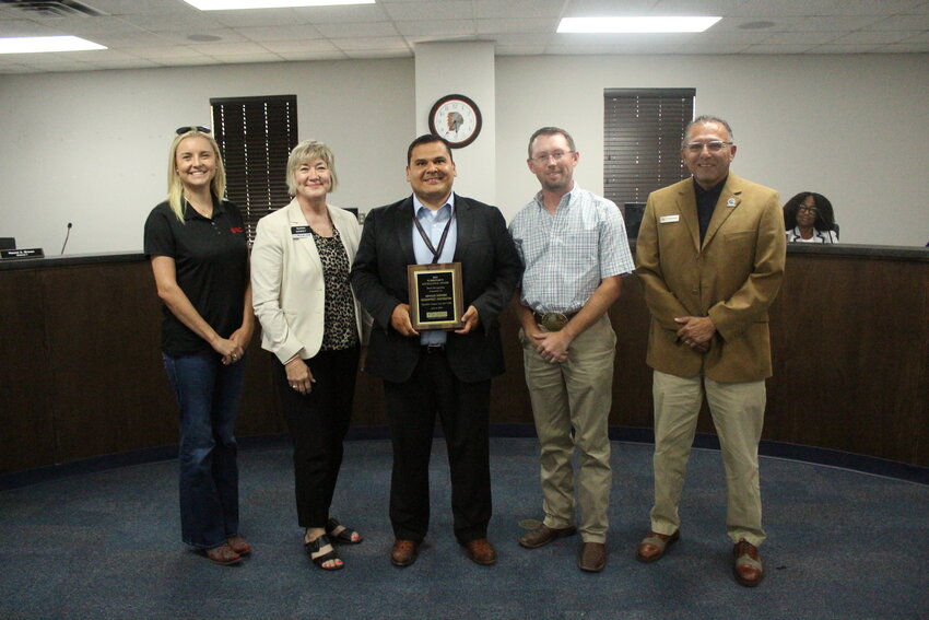 The Gonzales Economic Development presented Gonzales ISD 2024 Workforce Excellence Award for the district&rsquo;s partnership with Victoria College.