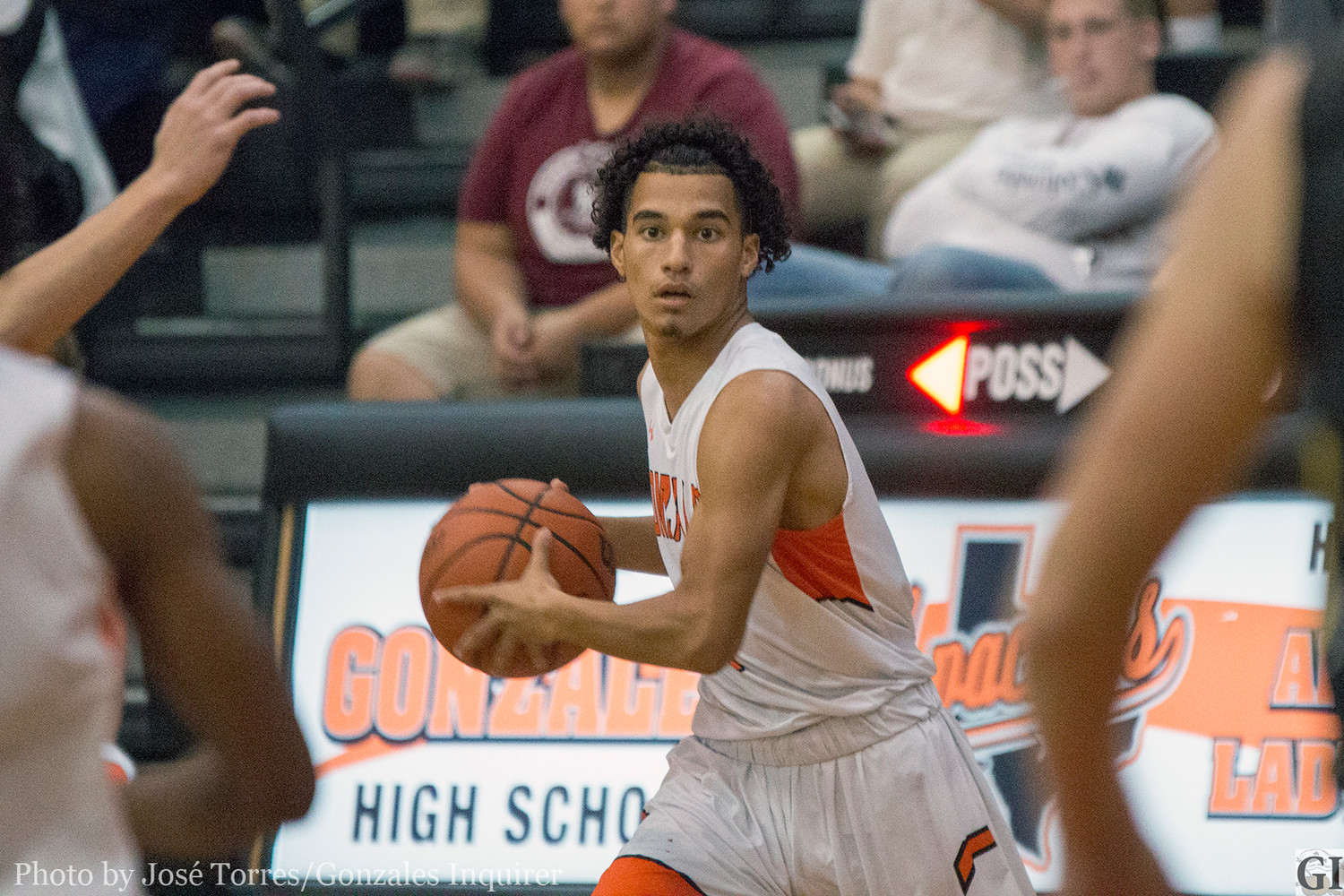 Matthew Velasquez-Banda (1) looks for an opening in Gonzales’ 55-45 loss against the Sealy Tigers. Velasquez-Banda ended the night with a team-leading 16 points.
