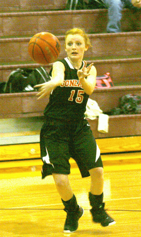 Gonzales guard Taylor West passes the ball to a teammate during the Lady Apaches’ 57-52 loss at Lockhart on Monday.