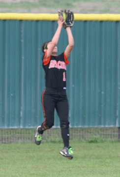 Gonzales left fielder Jessica Cantu makes a catch to record an out during the Lady Apaches’ 10-4 win over Sacred Heart Thursday in Schulenburg.