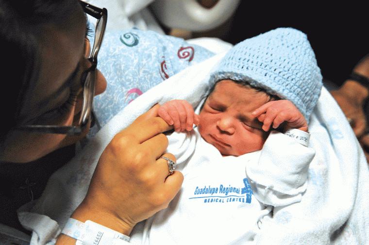 Bradyn Sanchez, firstborn of Joshua Sanchez and Monica Leal, was
born in Seguin but witnessed half a world away in Afghanistan
through the capabilities of Skype.
