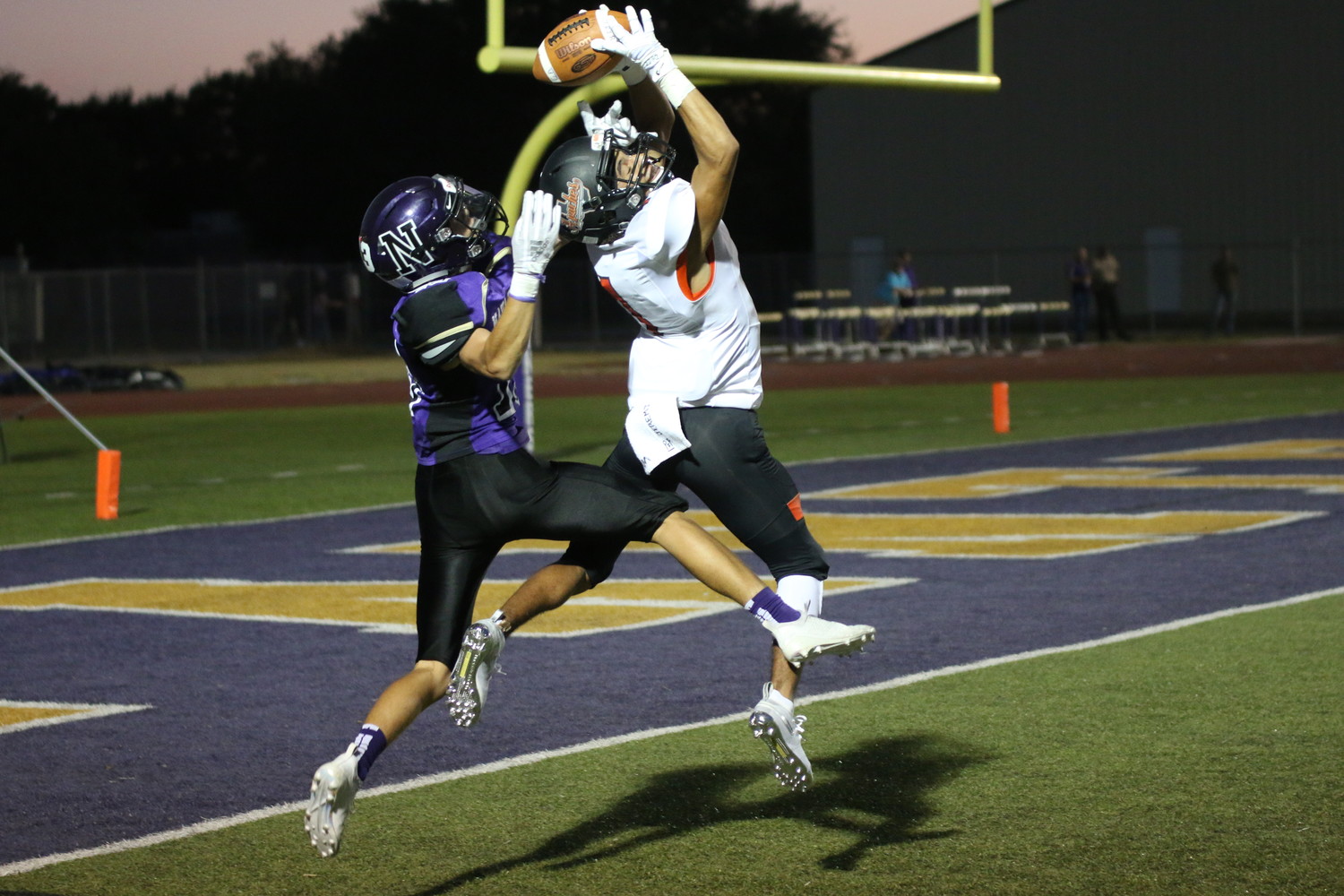 Matthew Velasquez-Banda goes up high to complete a 22-yard touchdown snag, his lone catch of the night.