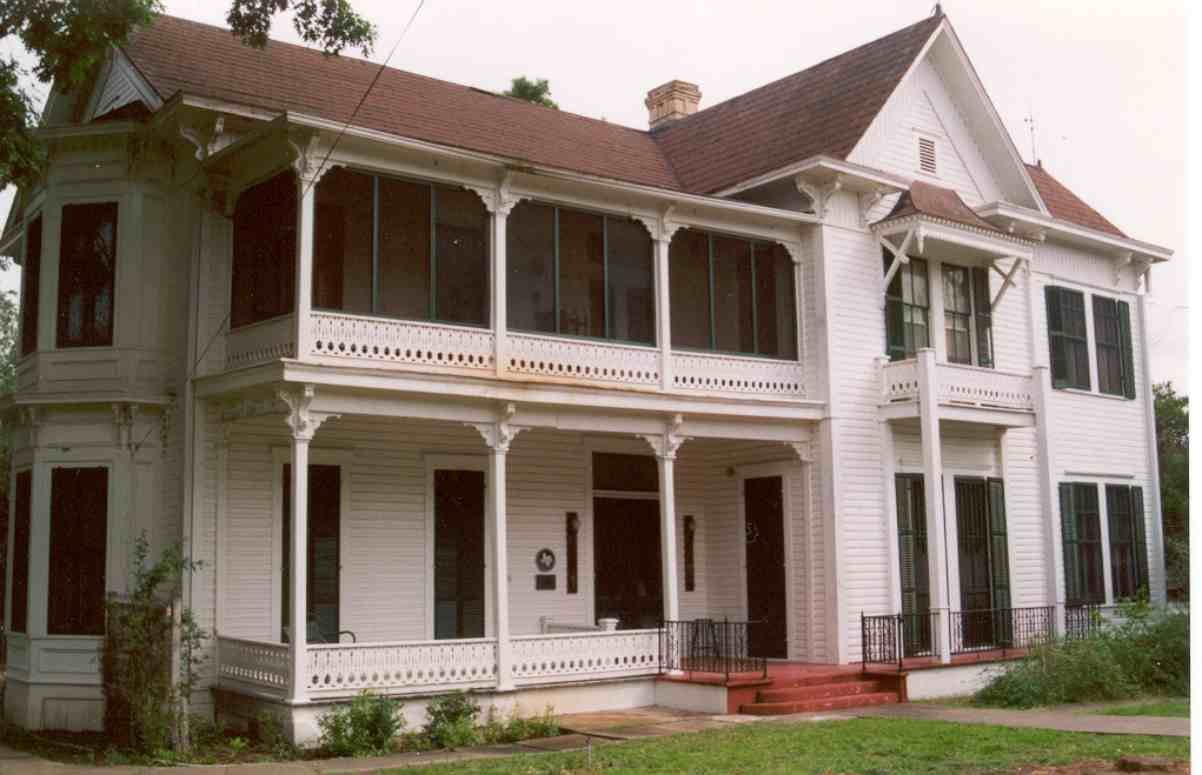 The T.N. Matthews House, built in 1885, is on 829 Mitchell Street