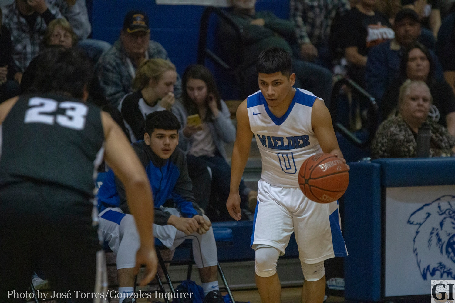 Carlos Reyes (0) ended his night with seven points in Waelder’s 50-45 overtime loss against Moulton on Tuesday.