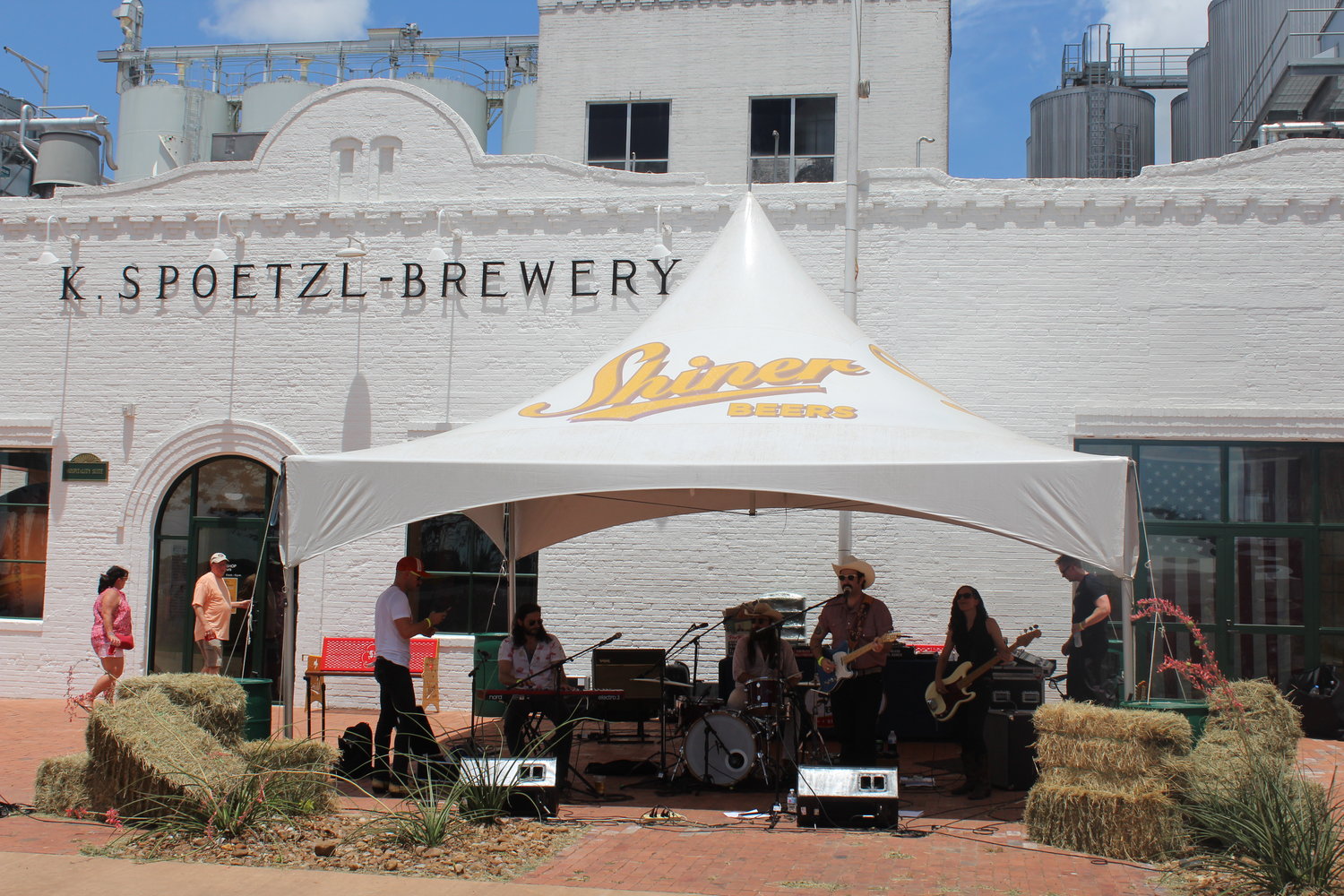 The inaugural Shiner Saturdays event took place last week, with a large crowd pouring in to enjoy Shiner beer, free barbecue and some live music. The next “Shiner Saturday” event will be on July 13 at the Spoetzl Brewery.