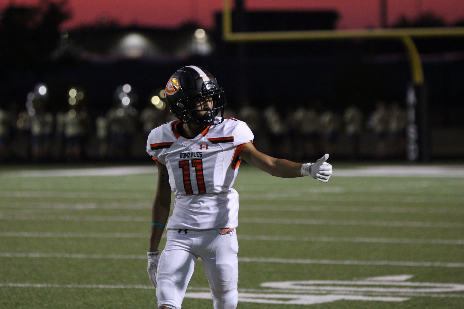 Keisey Ramirez (11) came away with a 14-yard reception in Gonzales' 14-0 victory Friday.