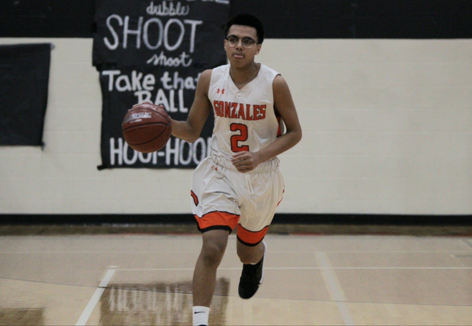 Xavier Aguayo (2) led the team in scoring with 17 points in Gonzales’ 64-55 victory over Navarro on Friday. The Apaches are now tied in district with the Panthers at 5-3.