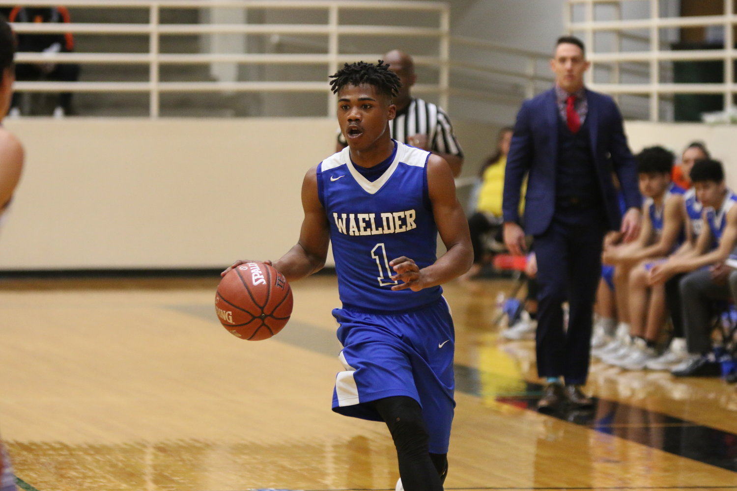 Isaiah Jones-Miller (1) finished the night with a team-leading 23 points in Waelder’s 62-58 loss against LaPoynor.