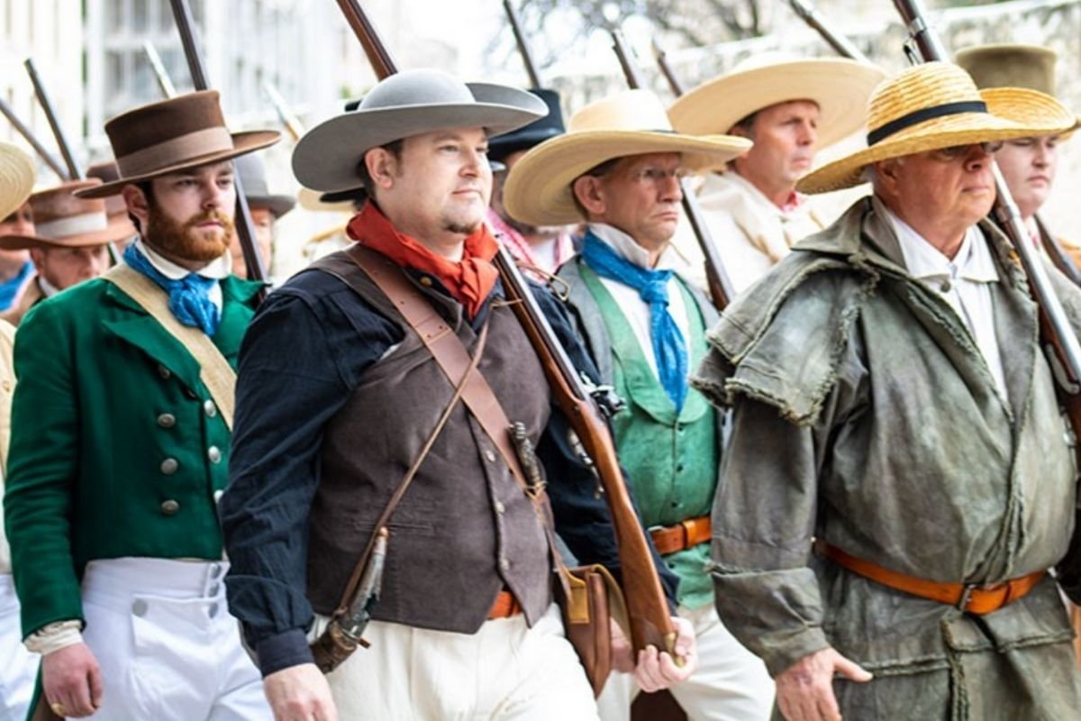 Every year, descendants of the Immortal 32 march in period dress into the Alamo to observe the day Gonzales answered the call to bring reinforcements to the Alamo to fight Santa Anna’s army.