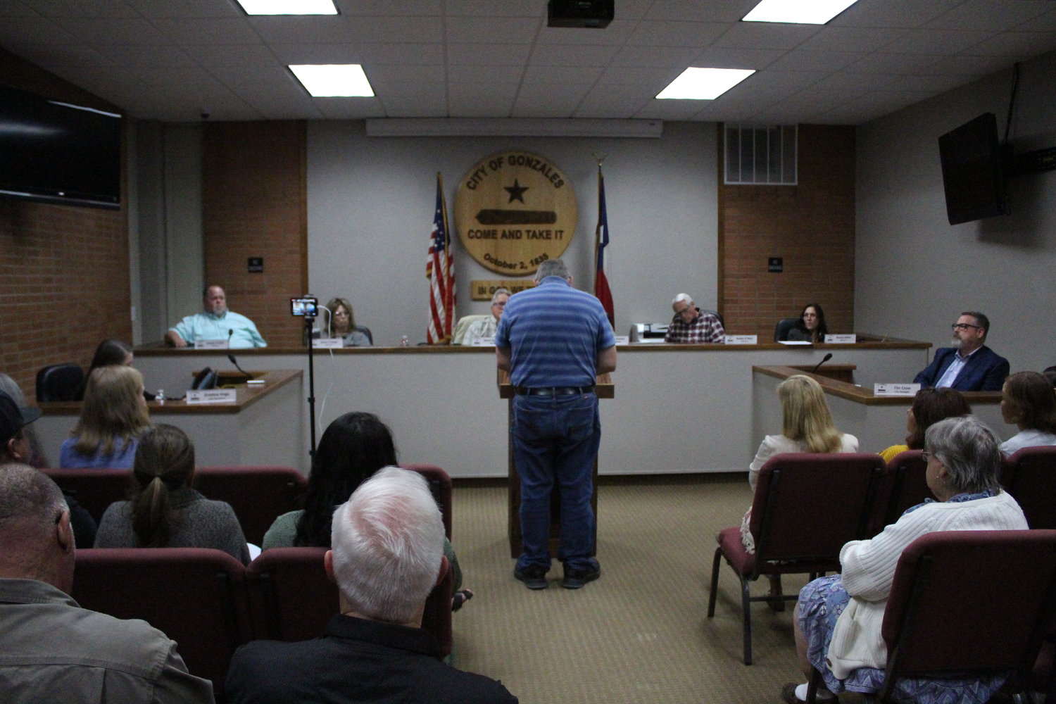 Gonzales resident James Lawrence speaks to the Gonzales City Council for his support of the Lynn Theatre in a packed meetingThursday, Jan. 19