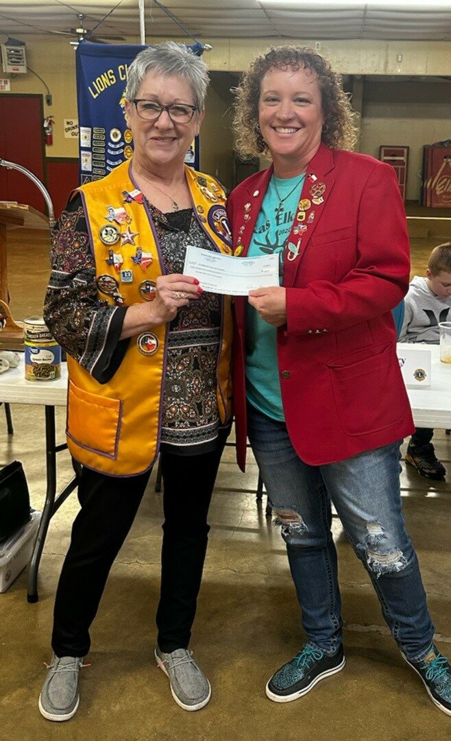 The Gonzales Elks Lodge #2413 presented the Gonzales Noon Lions Club Foundation with a $3,500 donation. Pictured are Foundation President Cindy Rodriguez and Elks Exalted Ruler Loretta Shirley.