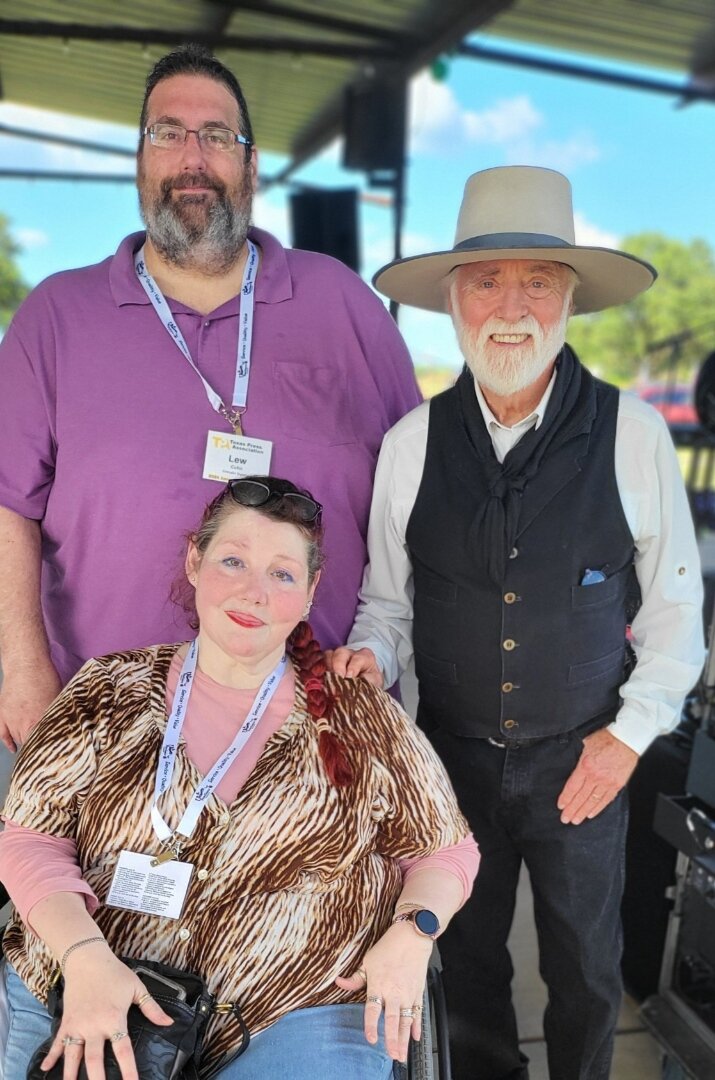 Gonzales Inquirer Publisher Lew K. Cohn and wife Betty Cohn meet legendary musician Michael Martin Murphey at the Lucky B Bison Ranch for a private concert for the Texas Press Association.
