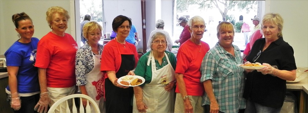 Running the   kitchen,   from left,   are Brandy   Courtois,   Cokie Rich,   Tana   Andreasen,   Fay Stevens,   Mary Ross,   Betty   Thompson,   Melissa   Callaway and   Shirley Bru.